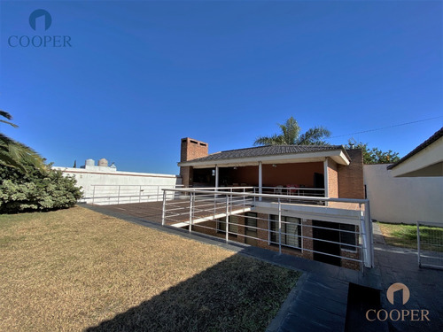 Imagen 8 de 27 de Casa De Categoría En Venta, Villa Cabrera, 4 Dormitorios