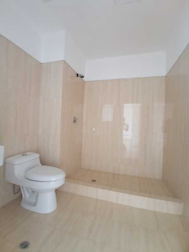 Imagen 11 de 20 de Se Vende Apartamento Ph Triplex De 334 M2 4h/4b/3p En Lomas Del Sol