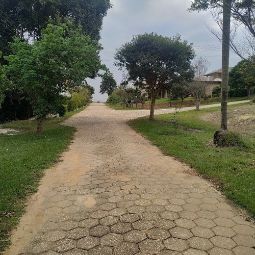 Imagem 2 de 6 de Terreno Grande Em Lindo Condomínio Alto Padrão - Te0088