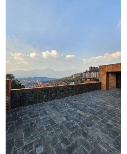En Venta Penthouse En Res. La Tahona Baruta