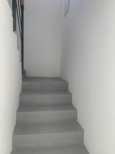 Se Alquila Duplex Nuevos Y Semi Nuevos De 2 Dorm Con Lugar P/ Auto Y Patio Al Fdo !!
