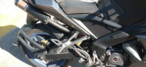 Rouser Rs