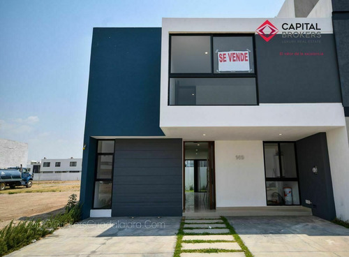Casa En Venta, Nueva En Solares Con Roofgarden