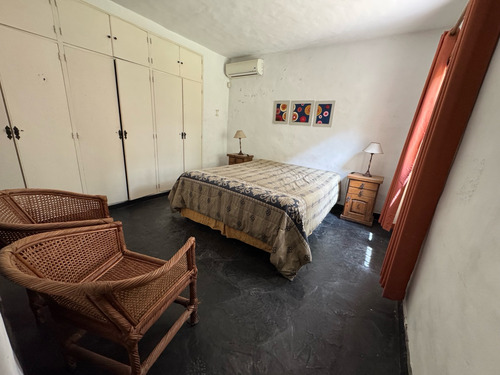 Casa En Venta En Carilo