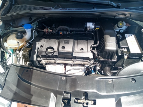Peugeot 2008 Feline At, Gris P, 2018, 12000kms
