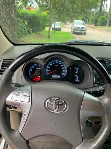 Toyota Sw4 3.0 Srv Cuero 171cv 4x4 At 2013 7asientos