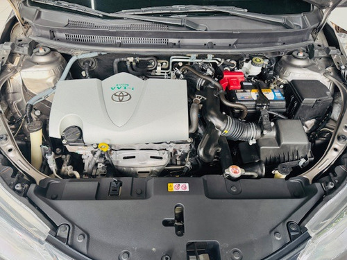 Toyota Yaris 1.3 16V FLEX XL LIVE MULTIDRIVE