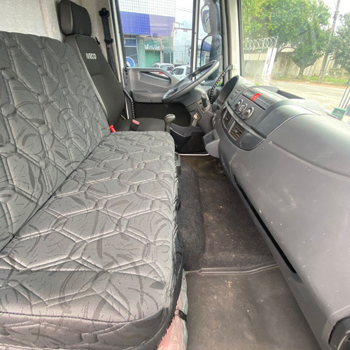 Iveco Tector 17-280 Baú - 2022