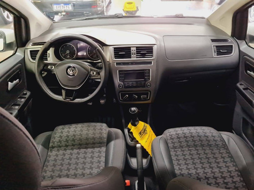 Volkswagen Spacefox 1.6 Msi Comfortline 8v Flex 4p Manual