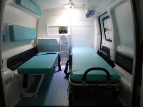 Peugeot Partner Furgão Ambulancia Fiorino Kangoo