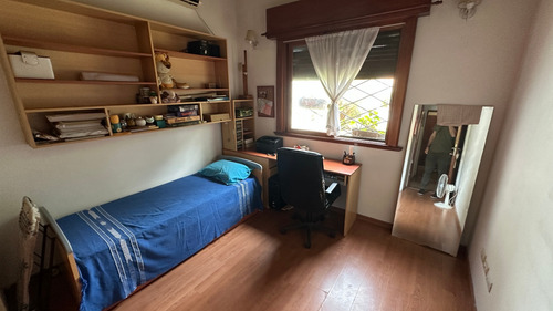 Casa En Venta De 4 Dormitorios C/ Cochera En El Palomar