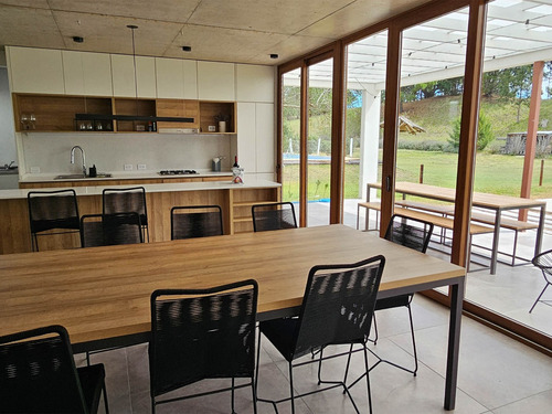 Moderna Casa Nueva En Deportiva Costa Esmeralda 12 Pax.