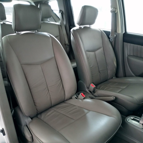 Nissan Livina Sl 1.8 2011 Automática