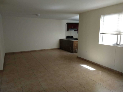 Imagen 17 de 21 de Rento Casa Calle Melitón Balderas Celaya
