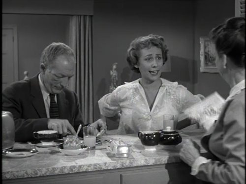 Imagen 9 de 10 de Alfred Hitchcock Presenta (temporada 1) Español Neutro