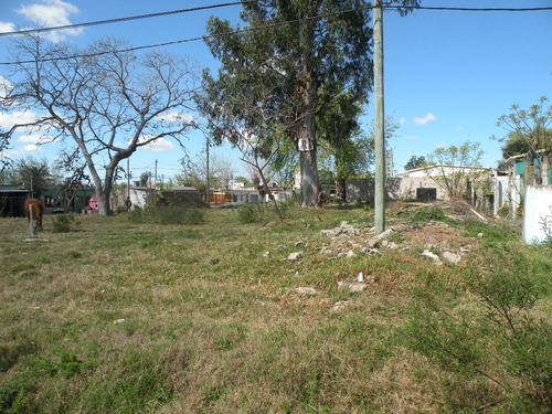 Vendo Terreno Sobre Esquina En Lugar Alto Ideal P/construir Vivienda O Galpon - Calle De Asfalto - 094 386 264 - 361 M2