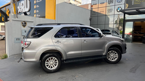 Toyota Hilux SW4 SRV D4-D 4x4 3.0 TDI Dies. Aut