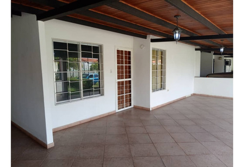 Casa En La Urb. Curagua A - Palma Real Ve17-044st-ojar
