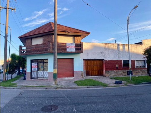 Latorre Prop. Vende Local C/ 2 Viviendas - Zona Hpc