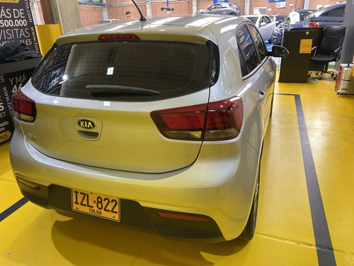Imagen 10 de 25 de Kia Rio Vibrant