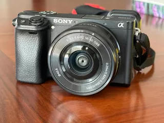 Camara Sony A6400 (sin Lente)