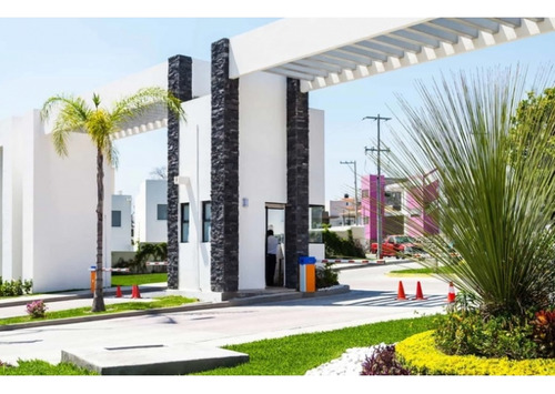 Casa En Remate En Lomas De Cocoyoc, F-563