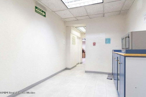 Edificio Comercial En Renta En Cuauhtemoc Calle Triunfo 25-226 Cr