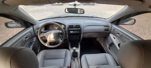 Imagen 6 de 9 de Mazda 626 2004 2.0 Nm0