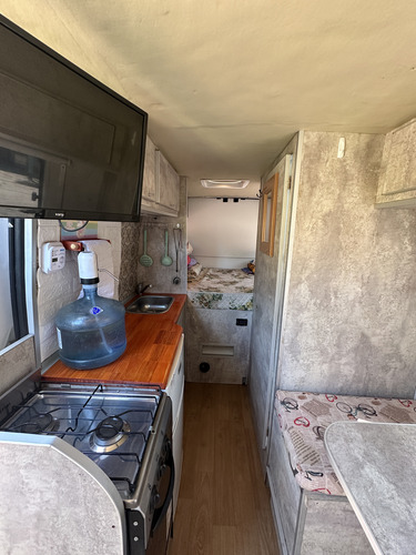 Hermoso Y Practico Motorhome Chico X Fuera Y Grande X Dentro