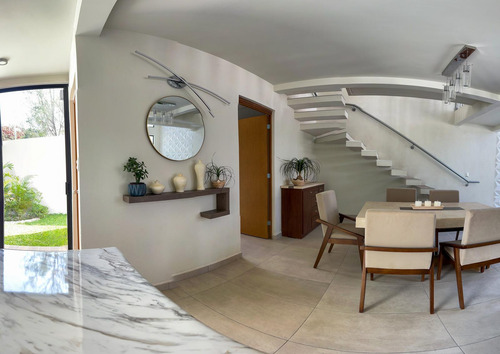 Casa En Fraccionamiento Con Alberca Y Seguridad