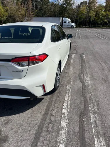 Toyota Corolla 1.8 Hybrid At