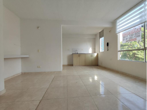 Apartamento En Arriendo En Prados Del Este. Cod A27596