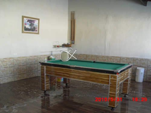 Chácara No Bairro Pomariury Com Piscina