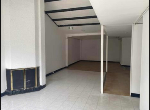 Imagen 9 de 19 de Se Arrienda Casa Grande Para Local O Oficinas