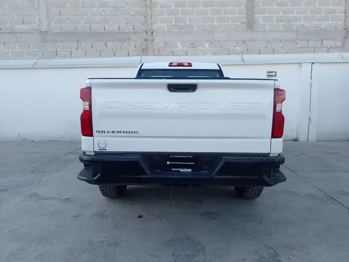 Chevrolet Silverado 4.3 V6 1500 WT Cabina Regular 4x2 At
