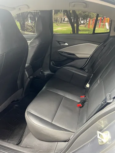 Chevrolet Onix 1.0T Premier Sedan At