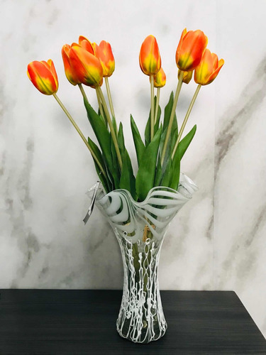 Imagen 2 de 6 de Flores Artificiales Tulipan Con Florero Moderno De Vidrio