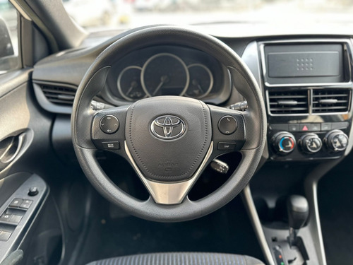 Toyota Yaris 1.3 16V FLEX XL LIVE MULTIDRIVE