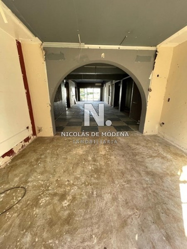 Espectacular Local En Venta- Ref: 2752