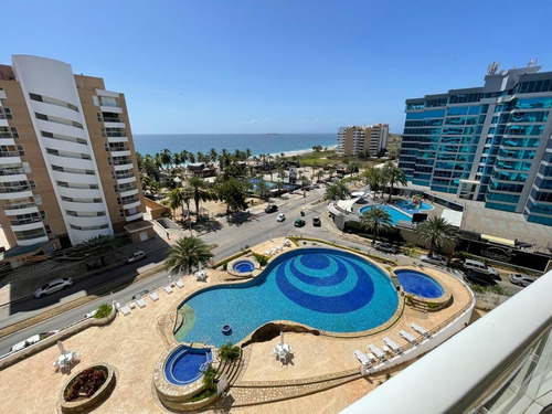 Bluebay , Playa Moreno, Apartamento De Playa .