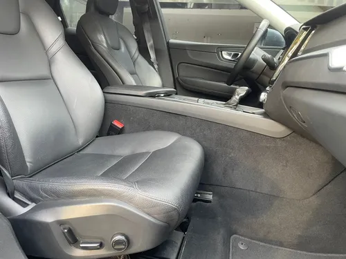 Volvo XC60 2.0 T5 Momentum At