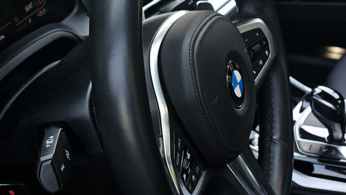 BMW Serie 3 3.0 330i Sedan Sport Line 252cv