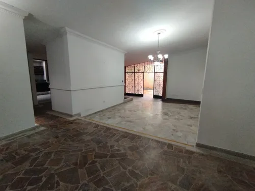 Local En Arriendo En Las Mercedes. Cod A11716