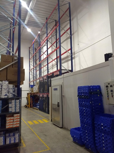 Amplia Bodega En Condominio De Bodegas A Pasos De Vespucio