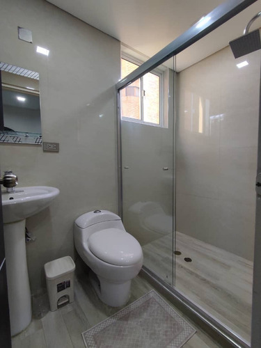 Imagen 6 de 12 de Apartamento En Res. Bárbara Palace. Foa-2156