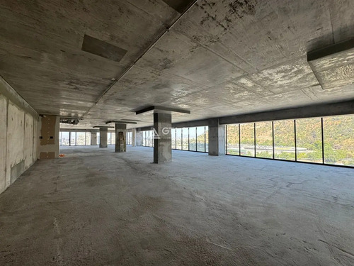 Arriendo De Planta Completa 1123 M2 En Almirante Pastene