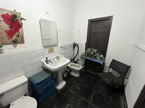 Casa En Arriendo De 10 Dorm. En Ñuñoa