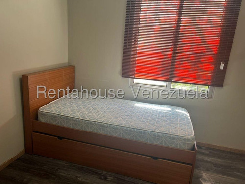 Dennymar, Alquila Bello Y Amplio Twonhouse, Al Este De La Ciudad, Brindándote La Oportunidad De Vivir Con Tu Familia En Ambientes Seguros Y Lleno De Comodidades Semi/amoblado B56986 Contáctame B