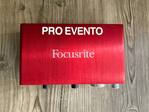 Placa De Audio Focusrite Scarlett 2i2 2.a Gen Igual A Nueva Rojo (Usado)