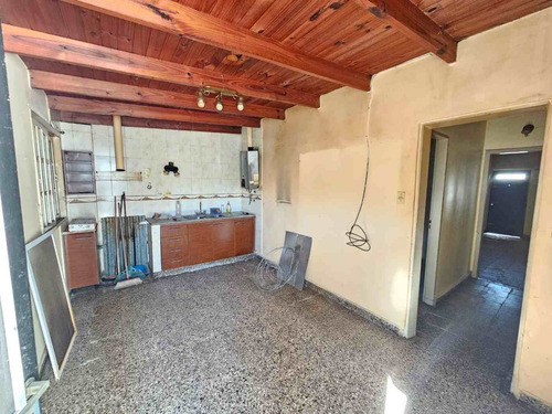 Casa 2 Dormitorios En Venta La Plata A Reciclar